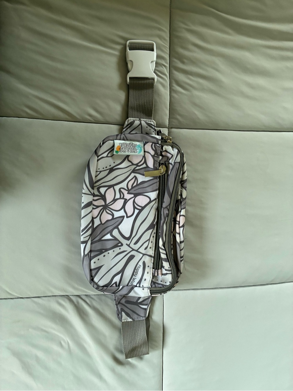 Happy Wahine - Fanny Pack - Hip Pack - Cross Body - Cute Flowers Design